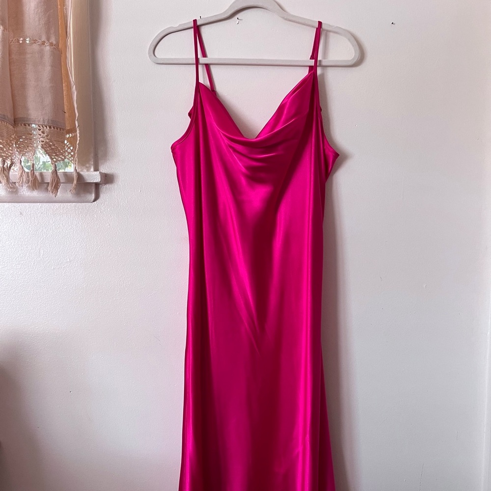 Bebe MIDI slip dress